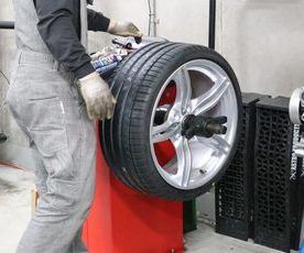 E89　Z4　35I　タイヤ交換/ホイールリペア