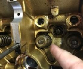 BMW E90 E91 320 ステムシール交換　