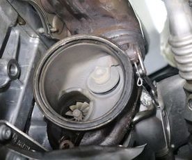 F10　523I　始動時白煙出る修理