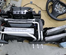 F10　523ｄ　エアコンガス漏れ修理