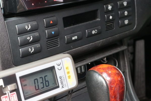 E46 エアコンの電源が入らない修理のサムネイル