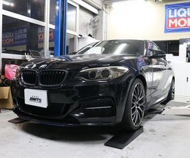 F22　235i走行中焦げた臭いがする修理