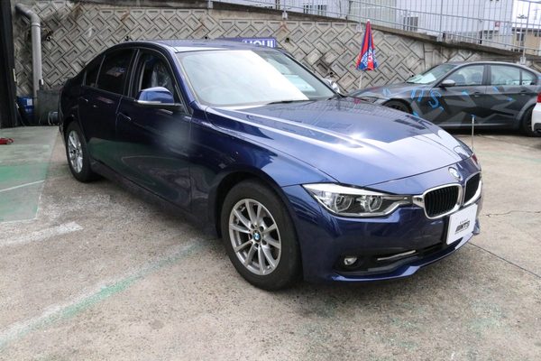 F30 320d エンジンオイル交換のサムネイル