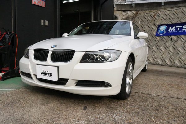 E90　320i バッテリー交換のご依頼のサムネイル