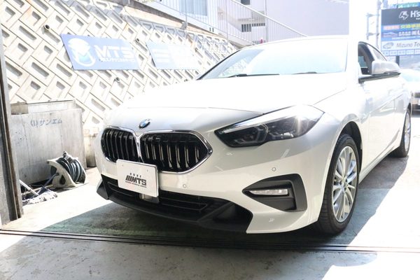 F44　218グランクーペ　アルミペダル取付のサムネイル