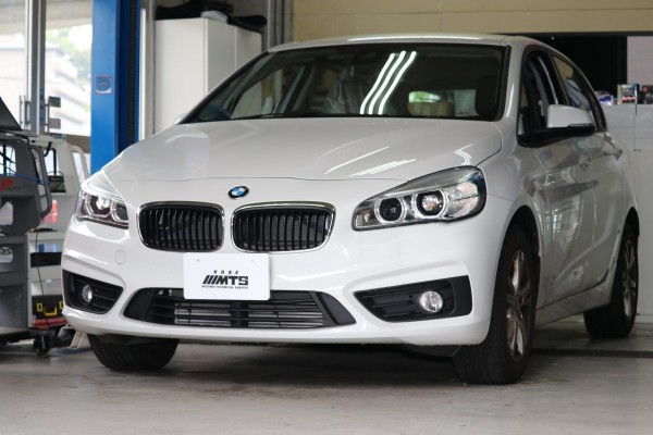 F45　218iアクティブツアラー　ウォッシャー液警告灯点灯のサムネイル